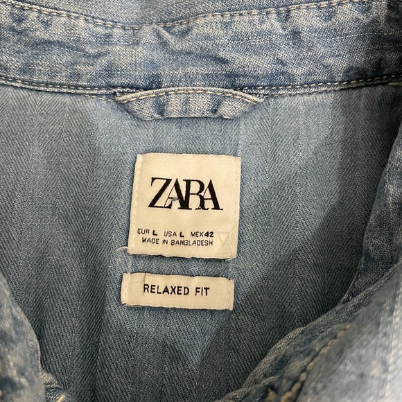 Zara men’s relaxed fit denim button down - Picture 2 of 2